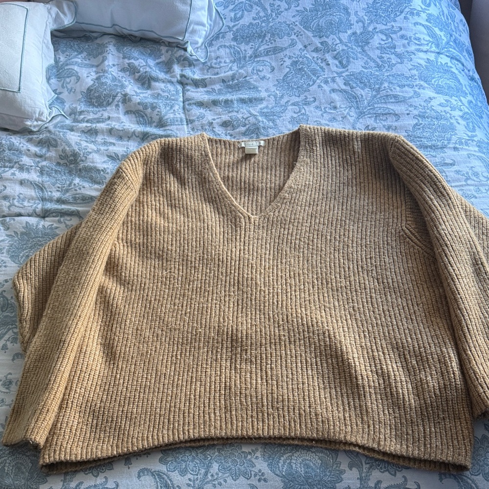 H&M Women's V-Neck Sweater in Camel